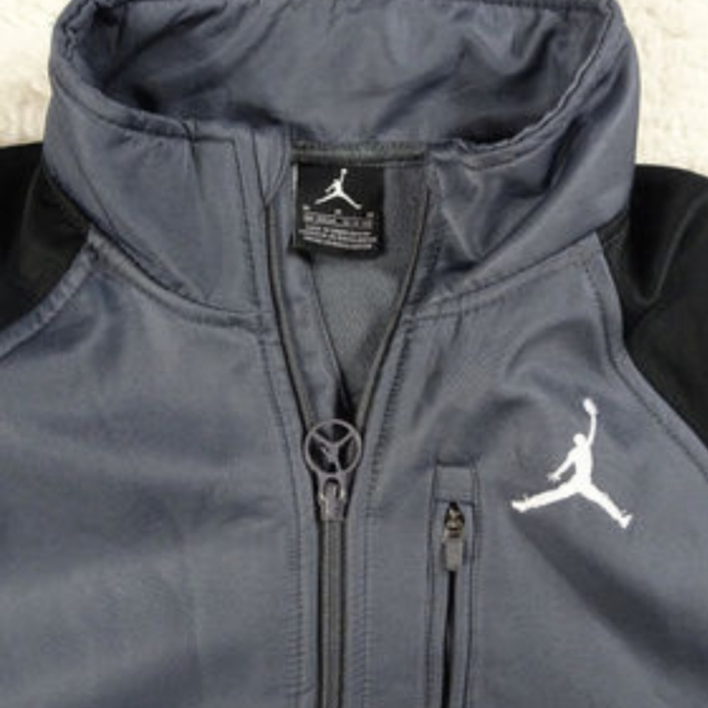 Air Jordan lightweight jacket nike